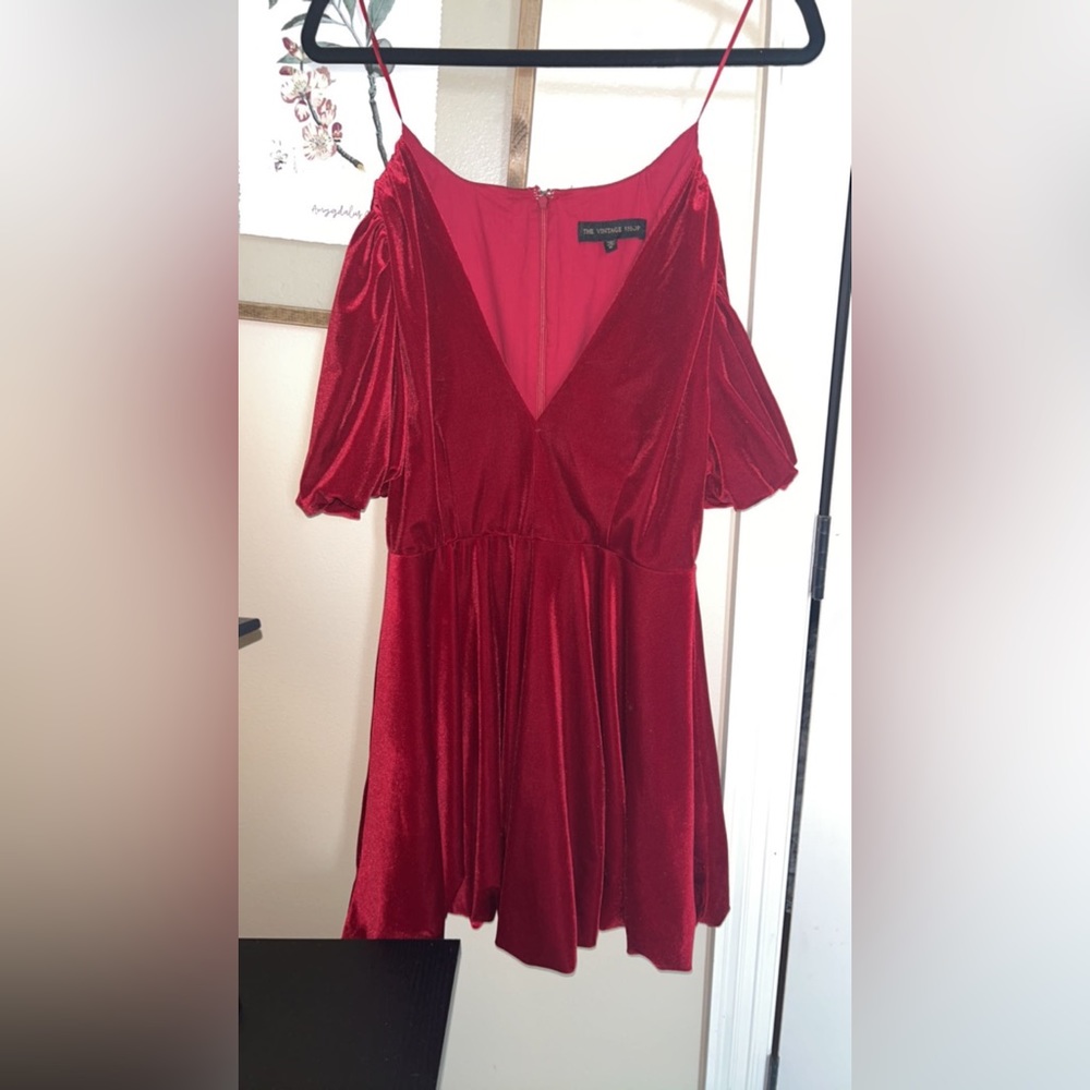 Never worn velvet dress with puffy sleeves.